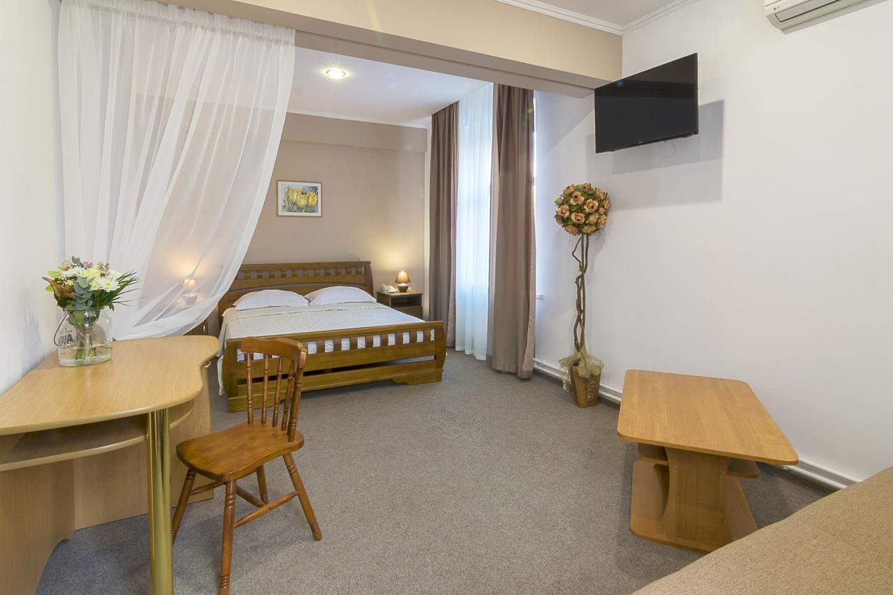 Centralny Hotel ครือวอยร็อก ภายนอก รูปภาพ